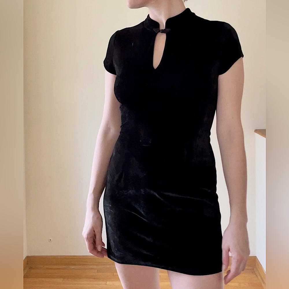 Reformation black velvet Sonja dress. Size 8.